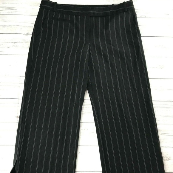 BCBGMAXAZRIA Pants - 3/$10 🎀 Bcbg Sz 6 Wool Capri Dress Pant Black
